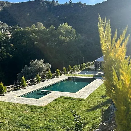 Cozy Mountain Hideaway For Slow Mornings And Valley Views In Limassol, Cyprus Arakapas