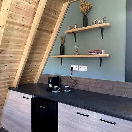 Cozy Mountain Hideaway For Slow Mornings And Valley Views In Limassol, Cyprus بيت للعطل