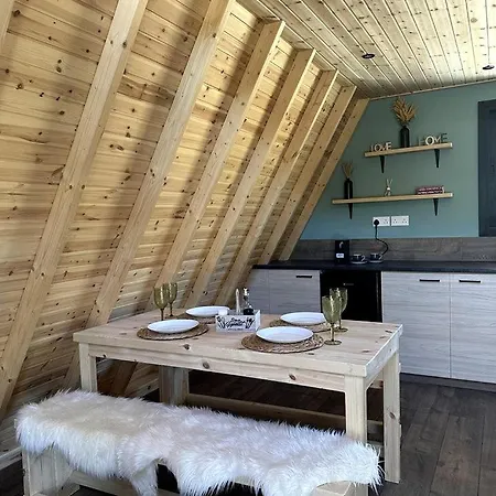 Cozy Mountain Hideaway For Slow Mornings And Valley Views In Limassol, Cyprus بيت للعطل