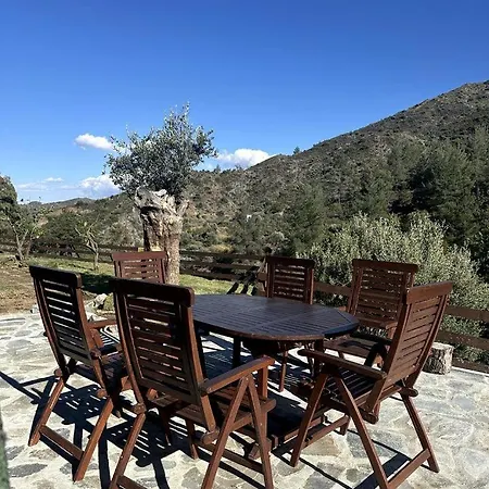 Cozy Mountain Hideaway For Slow Mornings And Valley Views In Limassol, Cyprus Ferienhaus *